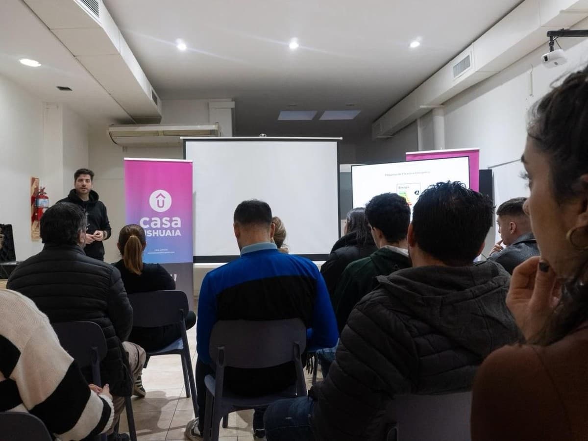 Casa ushuaia realizó una jornada sobre eficiencia energética y consumo responsable