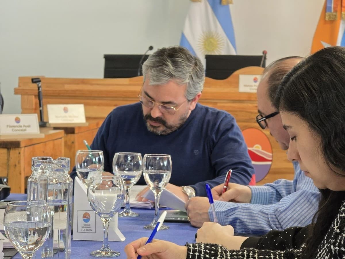 Reunión de labor parlamentaria y convocatoria a sesión ordinaria