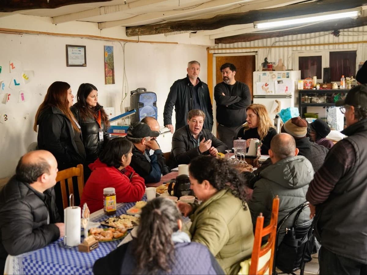 Melella se reunió con productores de la margen sur para avanzar en la regularización de tierras y fotalecer su desarrollo productivo