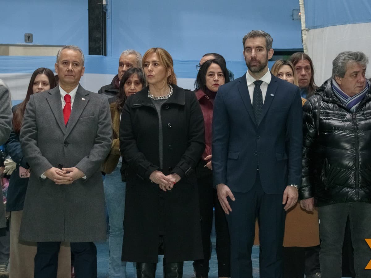 Selzer participó del acto por la Prefectura