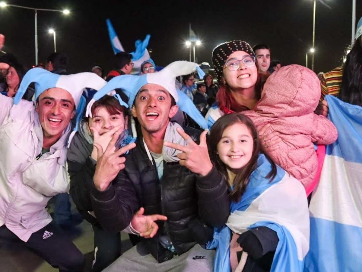 Río grande se prepara para alentar a la scaloneta en el parque de los 100 años